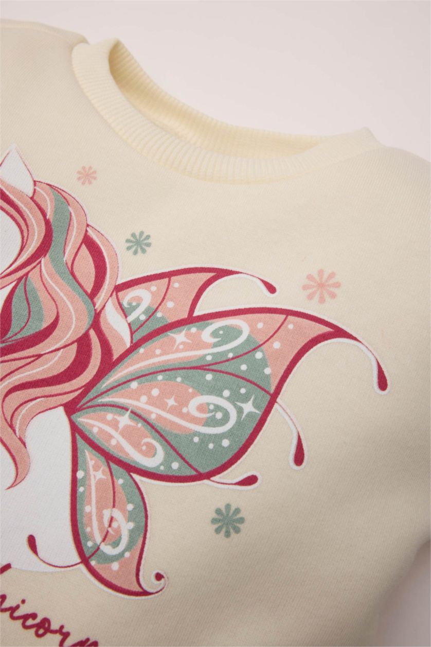 طفلة صغيرة بيج فاتح فستان قماش سميك برقبة مستديرة