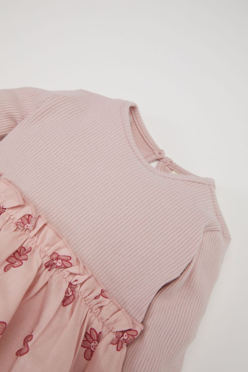 طفلة صغيرة أرجواني فستان بنقشة الزهور مضلع برقبة مستديرة