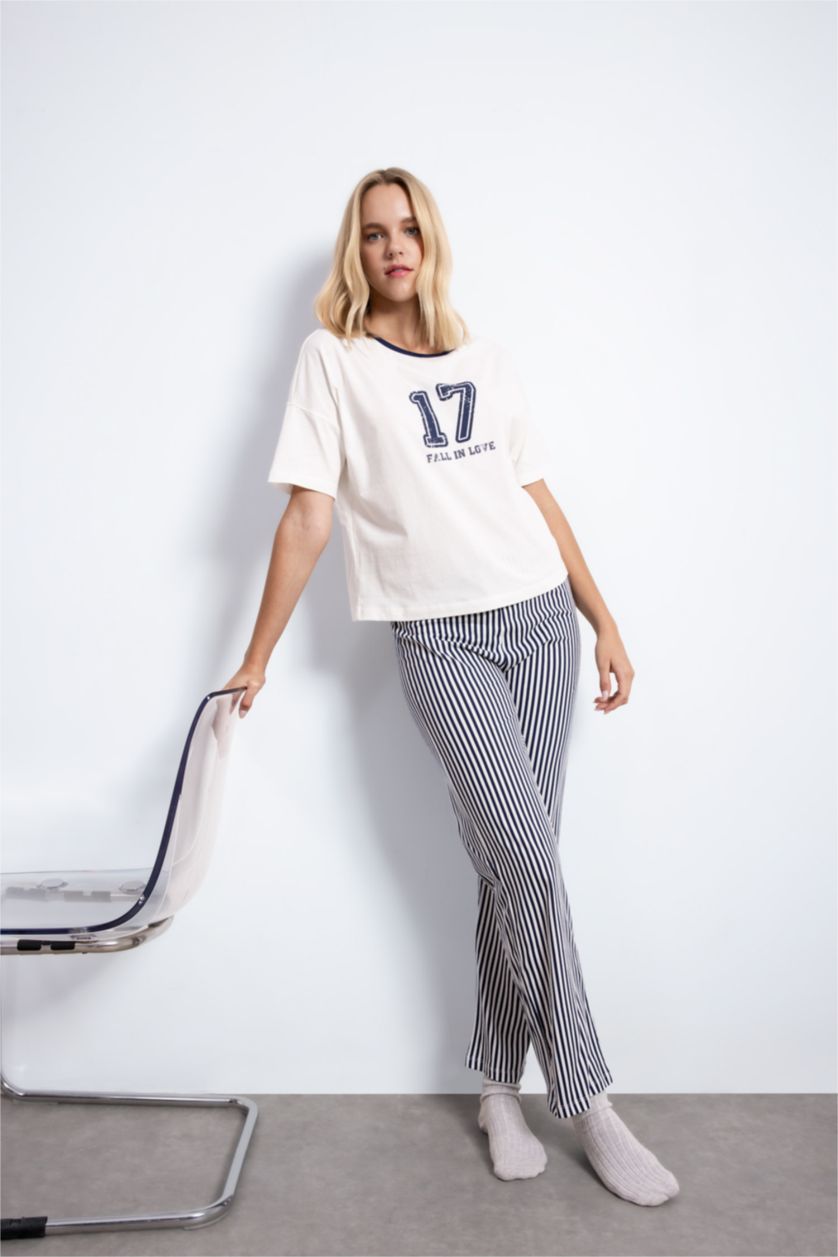 FEMME Marin Pyjama avec imprimé de Fall In Love