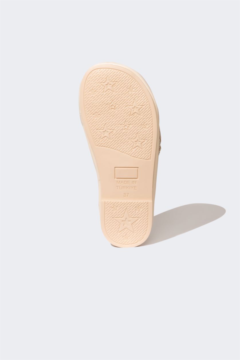 Woman Beige Woman Flat Sole Single Strap Slippers