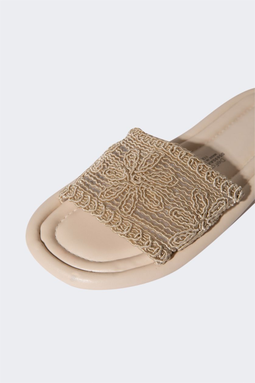 Woman Beige Woman Flat Sole Single Strap Slippers