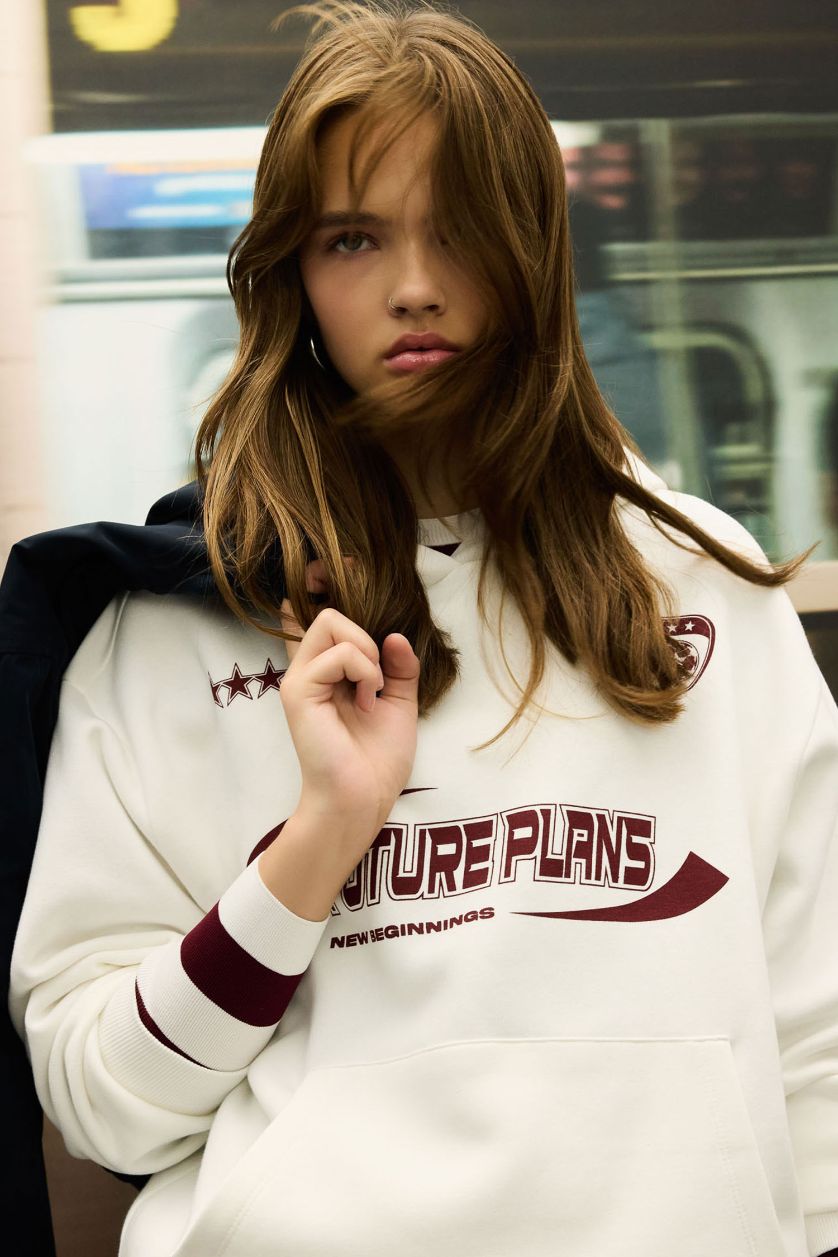 Kadın Kırık Beyaz Oversize Geniş Kalıp Kapüşonlu Baskılı Kalın Sweatshirt