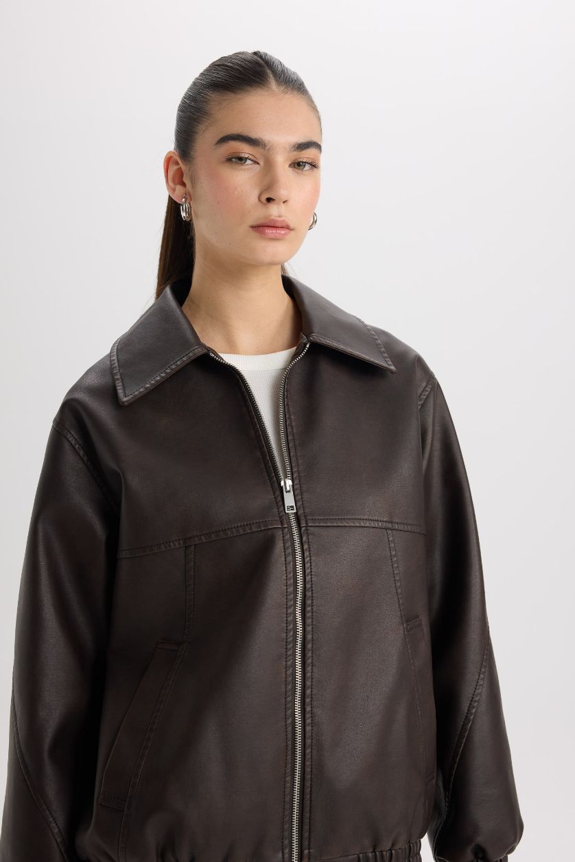 Kadın Kahve Dad Fit Polo Yaka Cepli Fermuarlı Suni Deri Mont