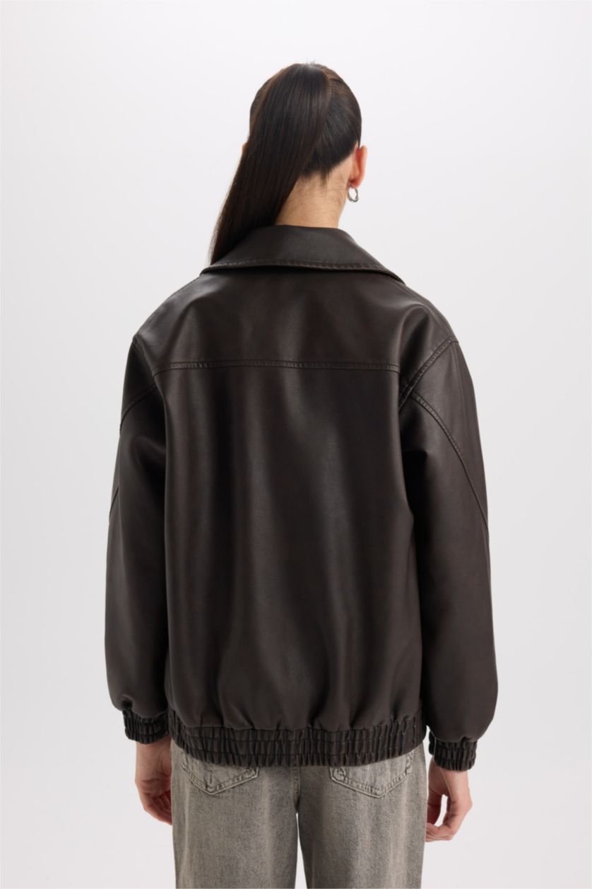 Kadın Kahve Dad Fit Polo Yaka Cepli Fermuarlı Suni Deri Mont