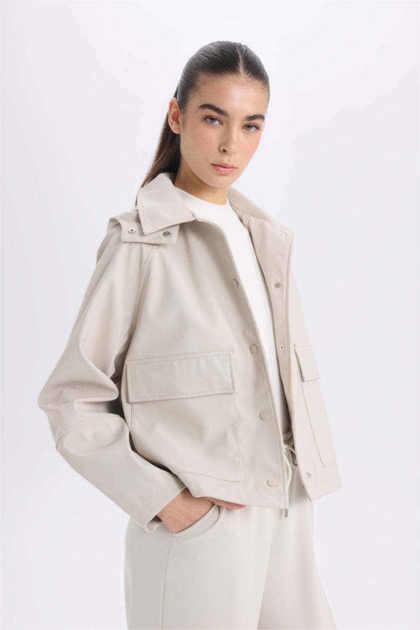 حريمي بيج فاتح جاكيت مطر وتر بروف قصة عادية بكابيشون