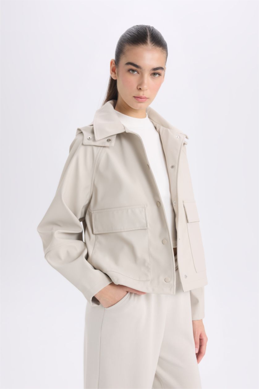 حريمي بيج فاتح جاكيت مطر وتر بروف قصة عادية بكابيشون