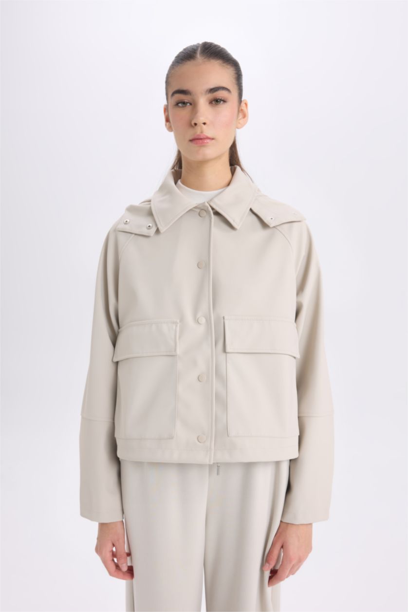 حريمي بيج فاتح جاكيت مطر وتر بروف قصة عادية بكابيشون