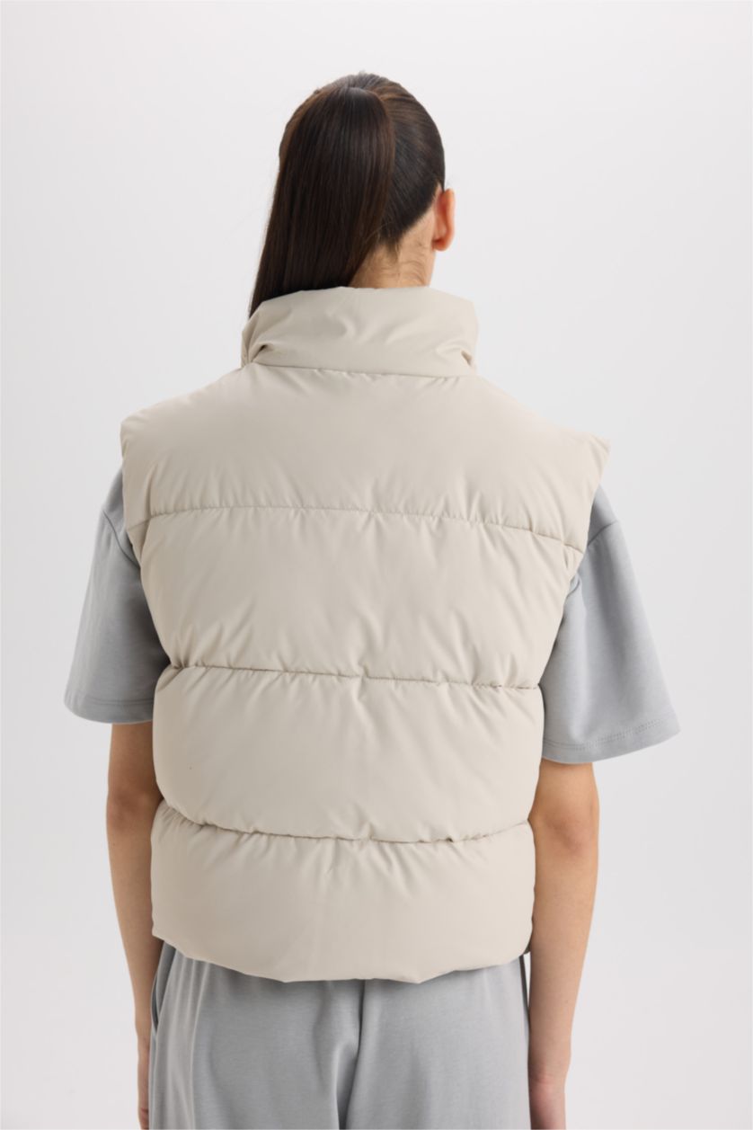 Woman Beige Regular Fit Stand Collar Quilted Zippered Puffer Vest