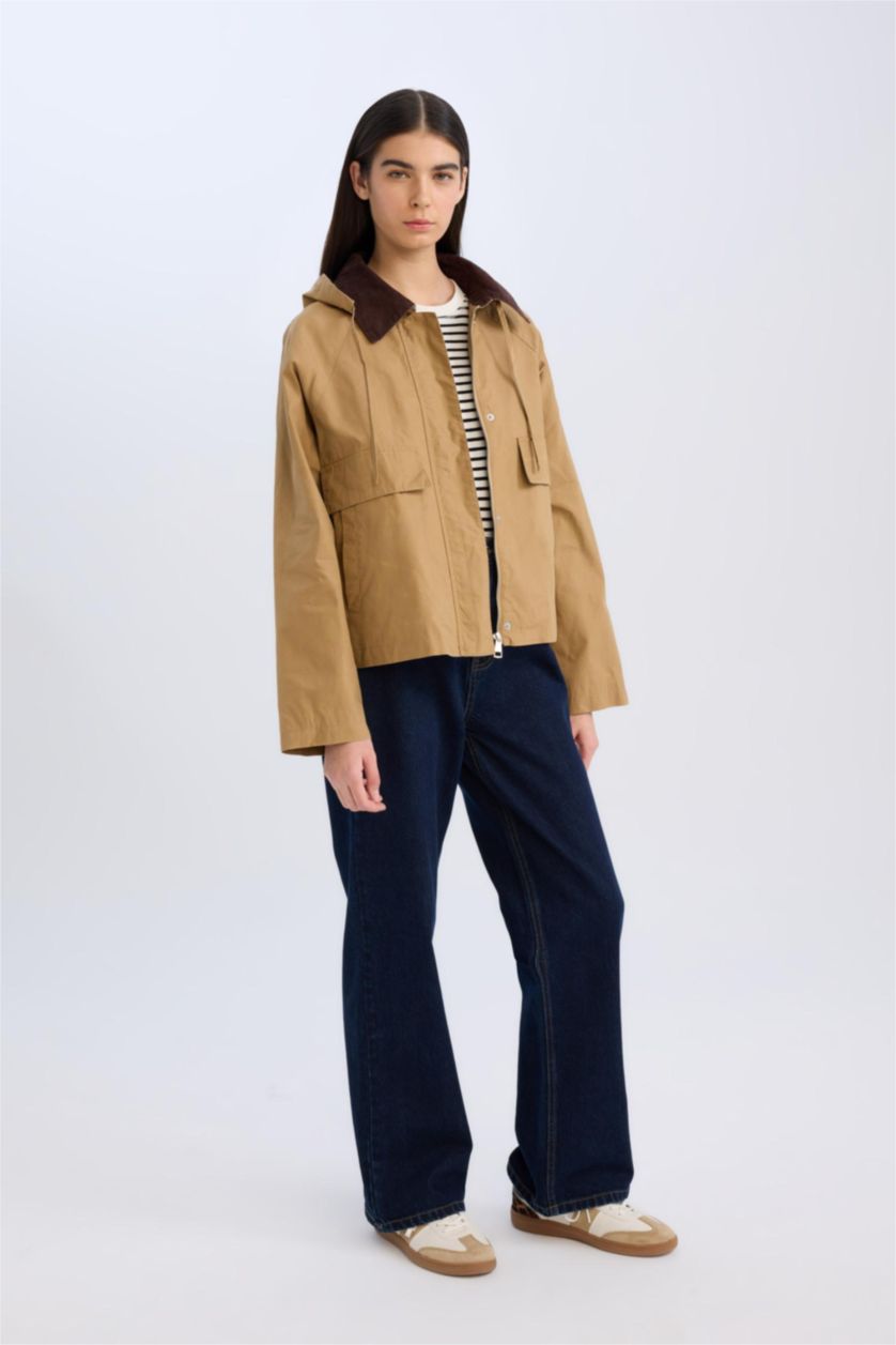 Kadın Bej Su Geçirmez Kapüşonlu Fermuarlı Cepli Pamuklu Mevsimlik Mont