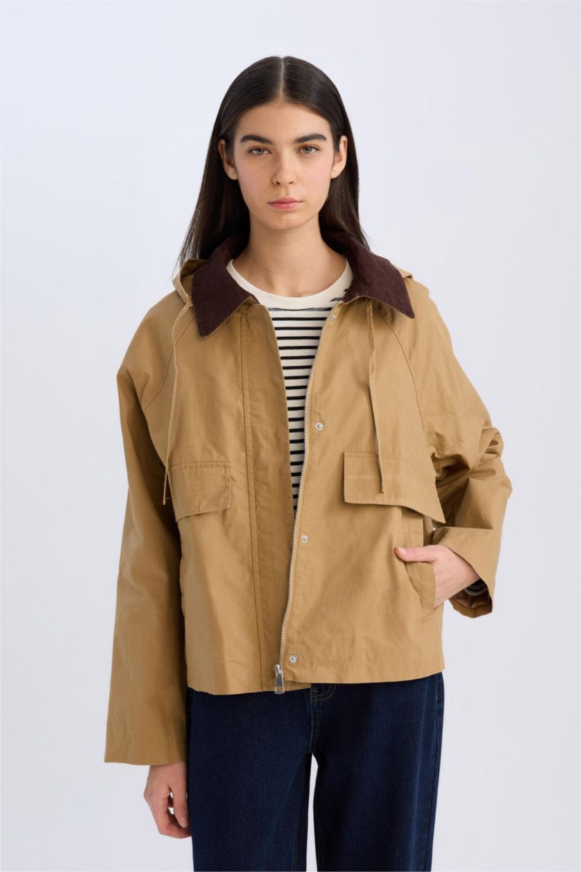 Kadın Bej Su Geçirmez Kapüşonlu Fermuarlı Cepli Pamuklu Mevsimlik Mont