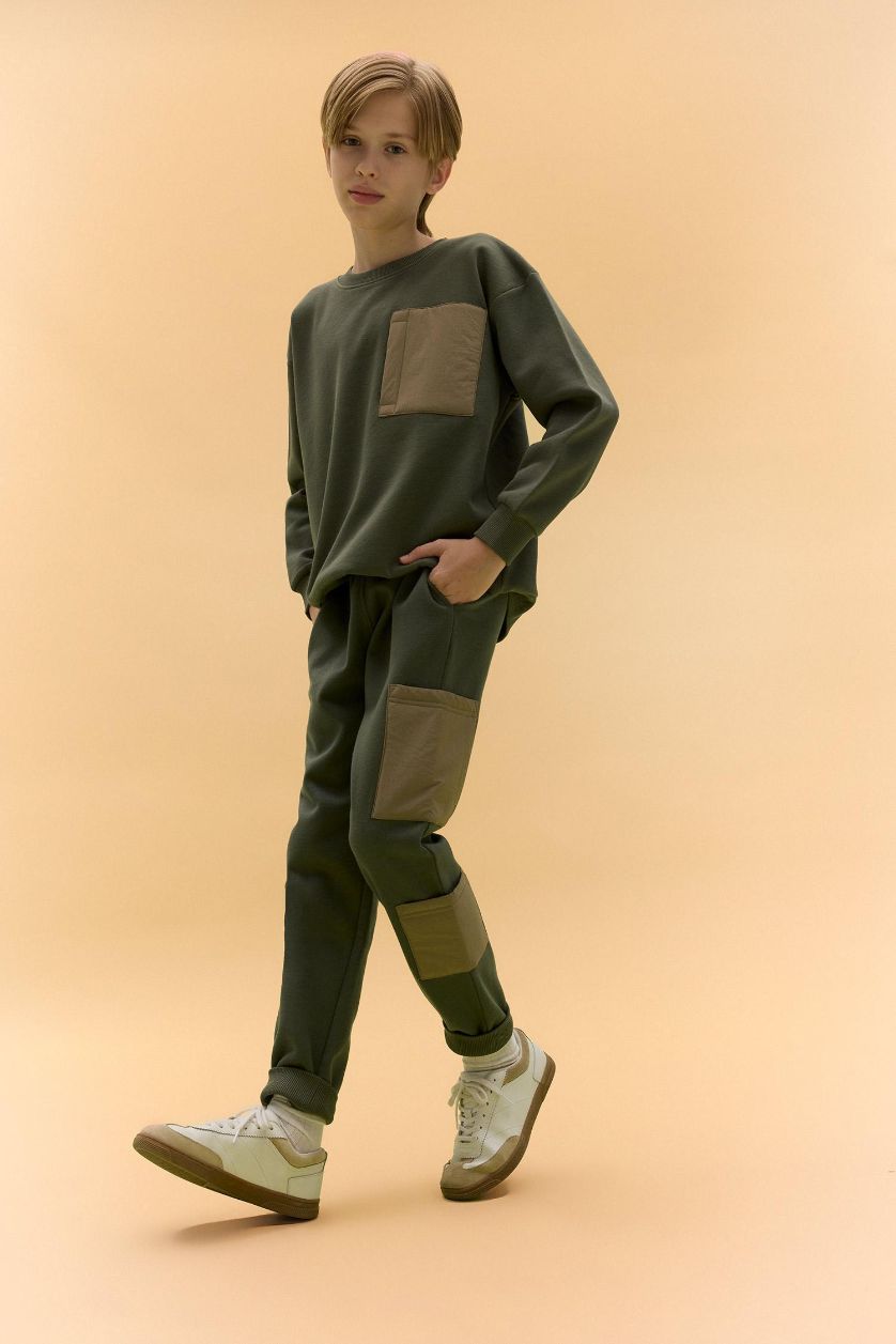 أولادي كاكي فاتح بنطلون سويت بانتس اولادي تقيل قصة عادية