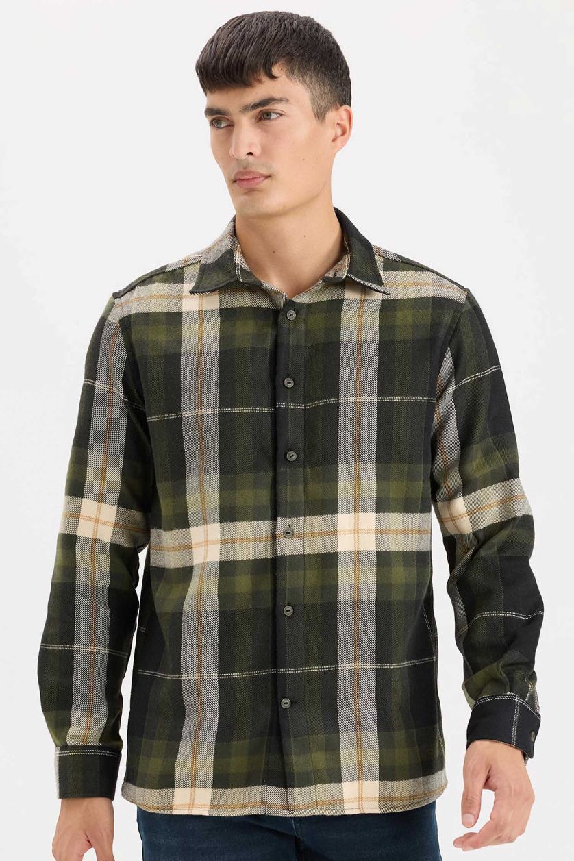 Man NAVY Regular Fit Flannel Long Sleeve Checkered Shirt