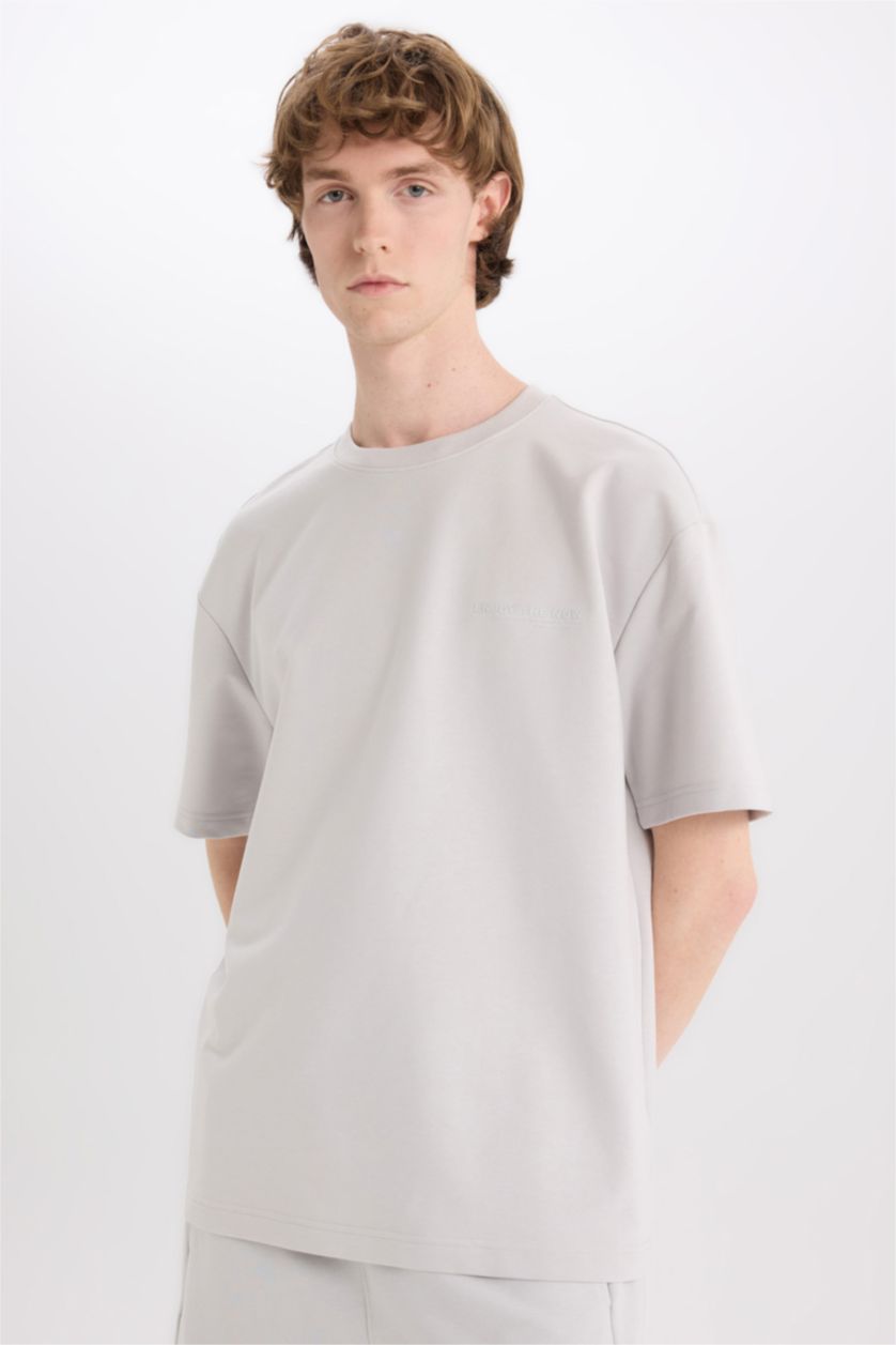 MAN Light Grey Boxy Fit Crew Neck Printed Heavy Fabric T-Shirt