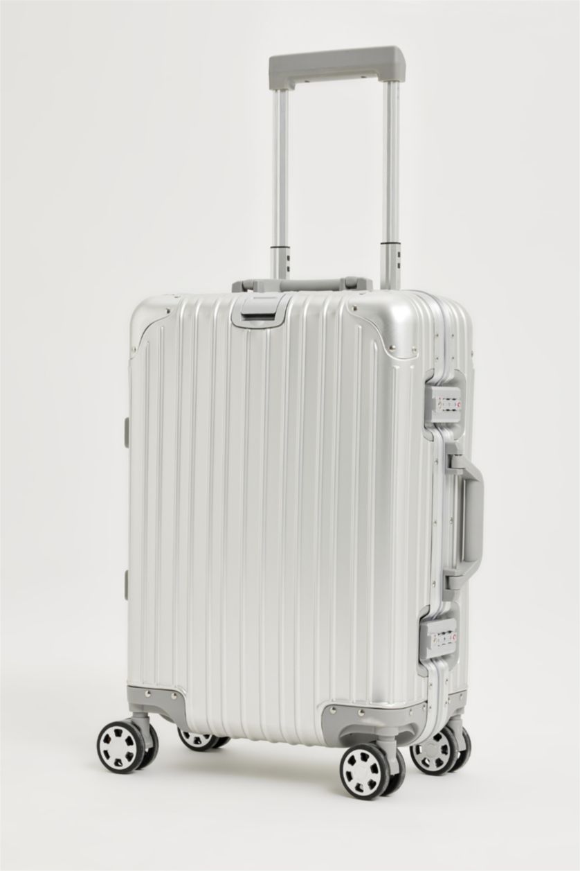 Kadın Gri Küçük Unisex Sert Kapaklı Çekçekli Orta Boy Gri Alüminyum Kasa Valiz