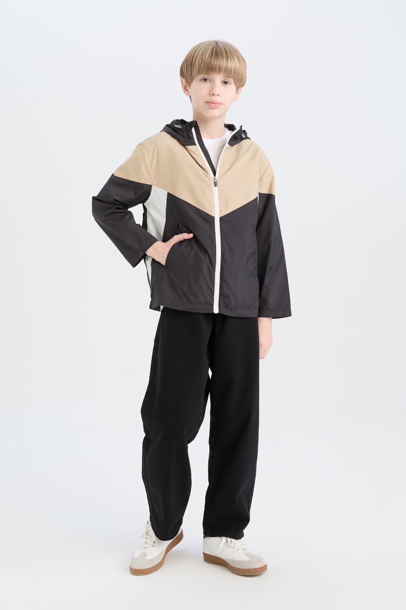 Erkek Çocuk - Genç Erkek Siyah Su İtici Kapüşonlu Fermuarlı Cepli Yağmurluk Erkek Çocuk