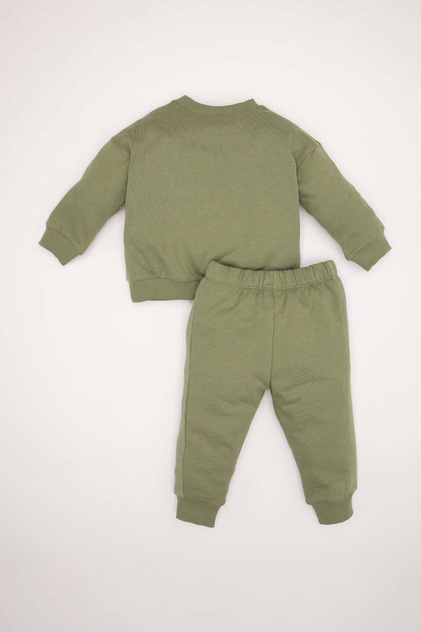 مولود ذكر كاكي طقم بطبعة شعار قماش رقيق برقبة مستديرة من قطعتين