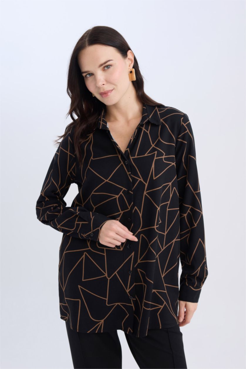 نساء أسود قميص بالمندو قصة عادية