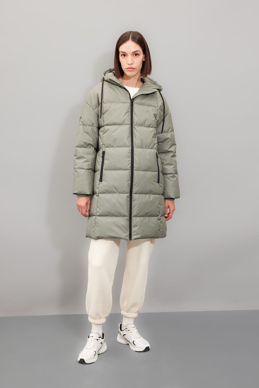 Kadın Açık Haki Regular Fit Kapüşonlu Fermuarlı Cepli Parka