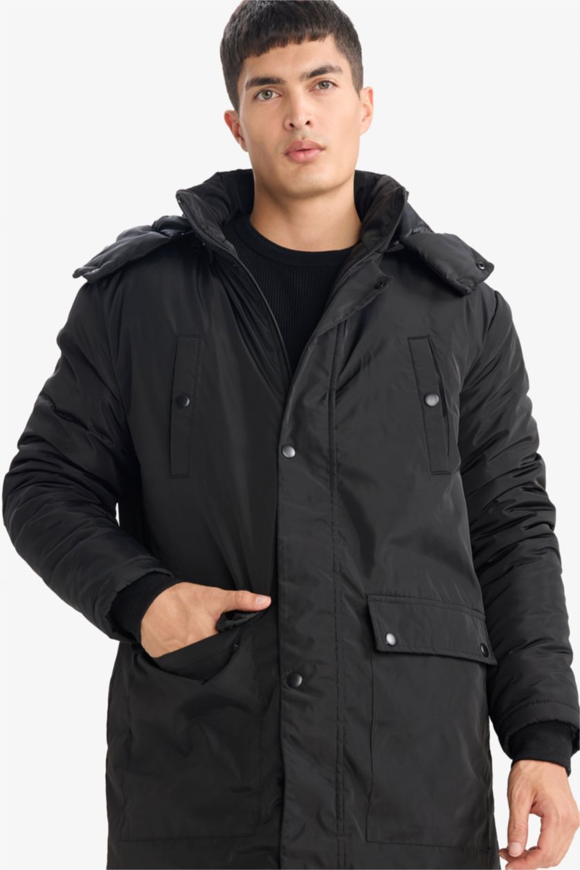 Man Black Regular Fit Hooded Zippered Light Long Puffer Jacket