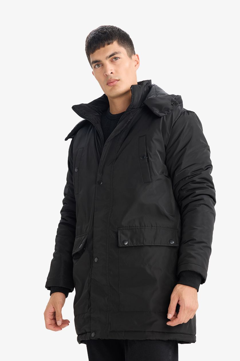 Man Black Regular Fit Hooded Zippered Light Long Puffer Jacket