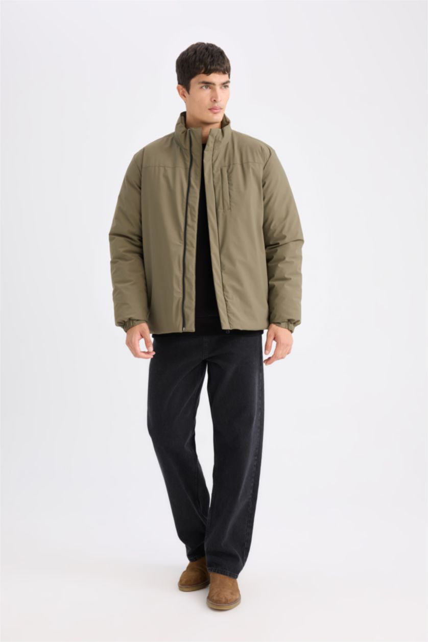 Erkek Haki Su İtici Regular Fit Dik Yaka Fermuarlı Cepli Mont