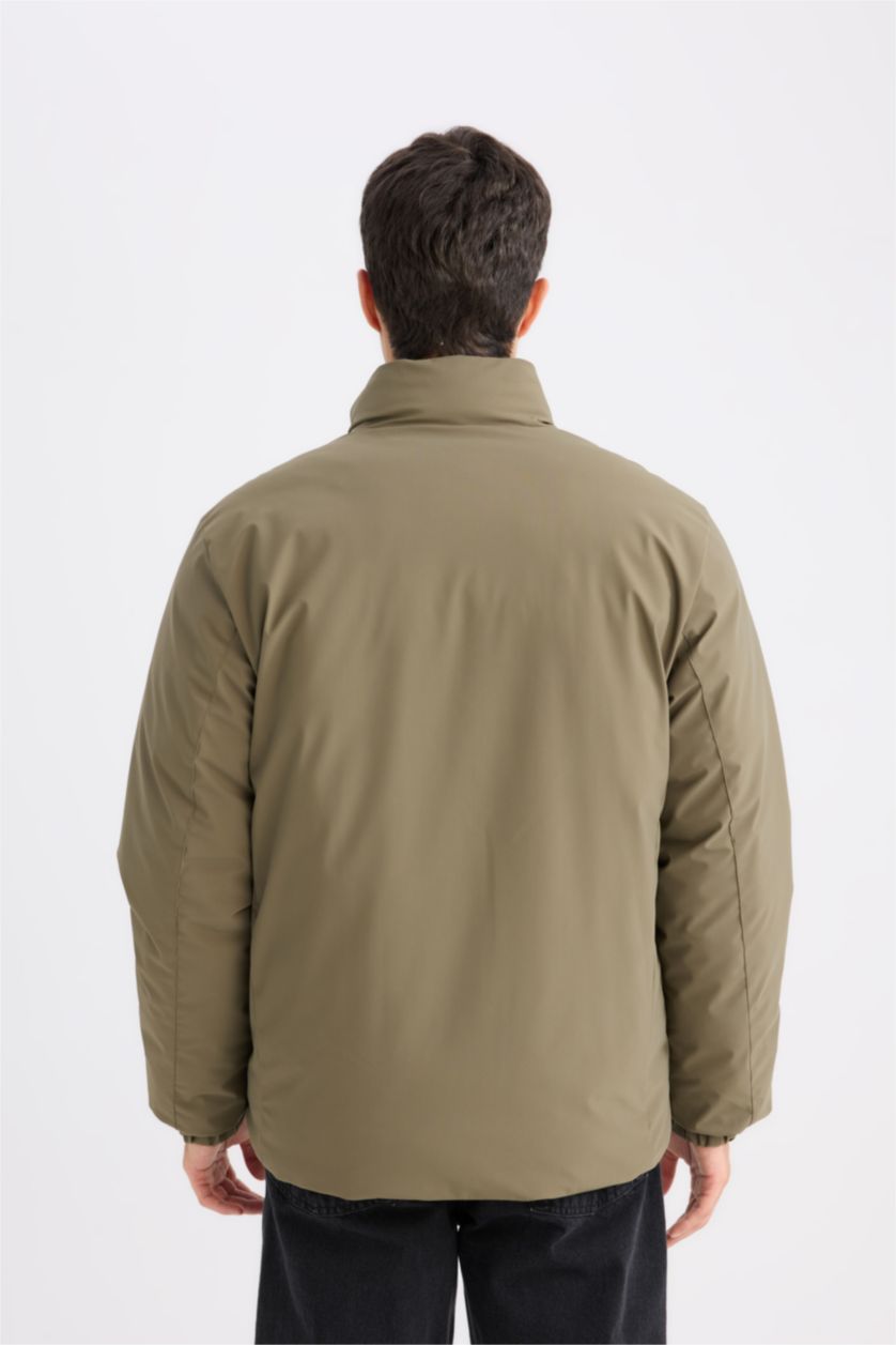 Erkek Haki Su İtici Regular Fit Dik Yaka Fermuarlı Cepli Mont