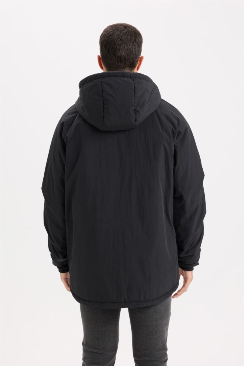 رجال أسود جاكيت قصة عادية بغطاء للرأس و بجيب