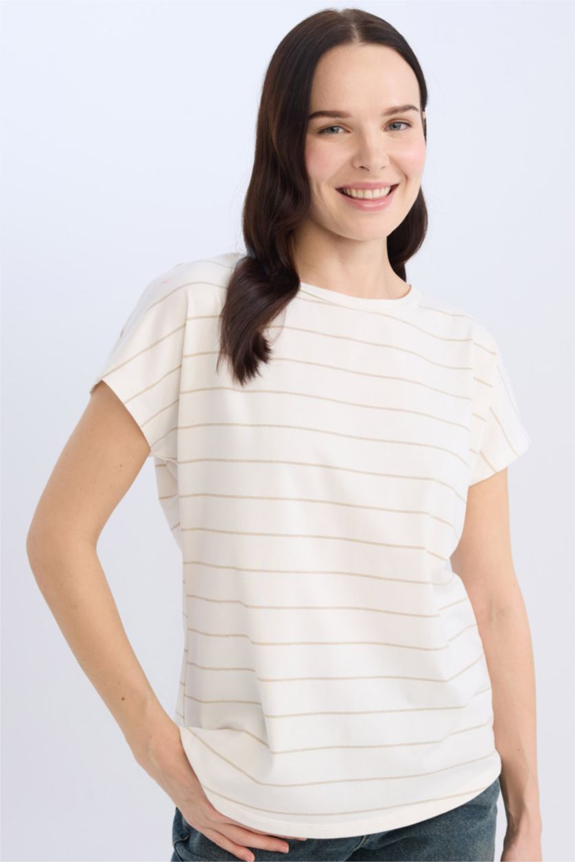 نساء بيج فاتح تيشيرت نص كم قصة عادية برقبة مستديرة