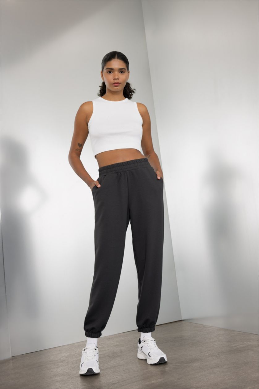 FEMME Écru Débardeur Crop Top en Modal à Col rond de DeFacto Fit