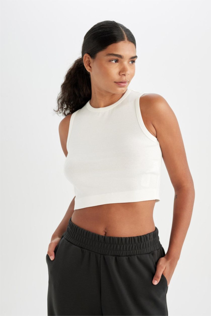 FEMME Écru Débardeur Crop Top en Modal à Col rond de DeFacto Fit