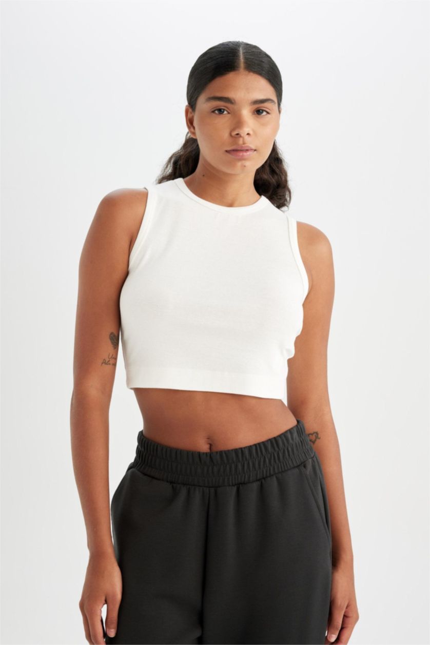 FEMME Écru Débardeur Crop Top en Modal à Col rond de DeFacto Fit