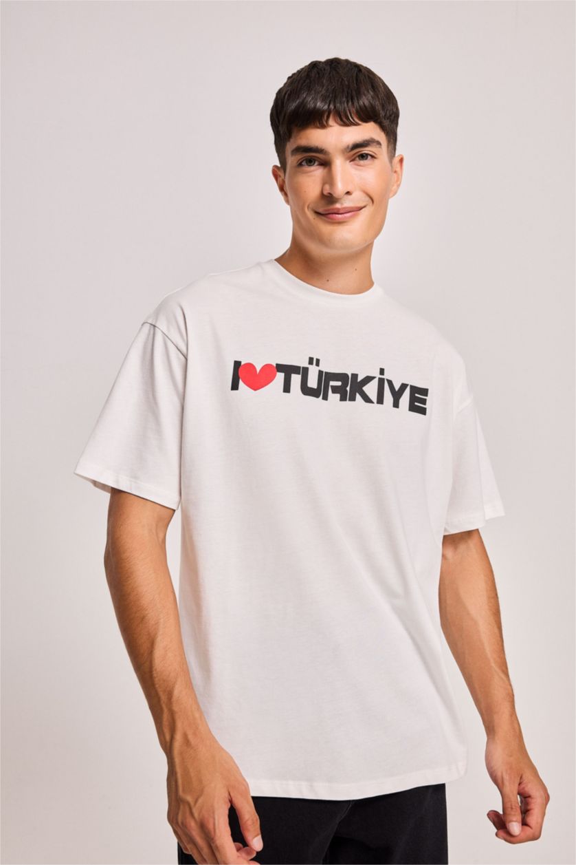 Kadın Kırık Beyaz Oversıze Baskılı Kısa Kollu Tişört