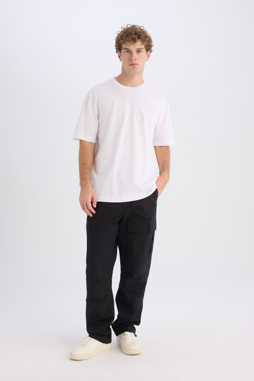 Man White Boxy Fit Crew Neck Basic Short Sleeve T-Shirt