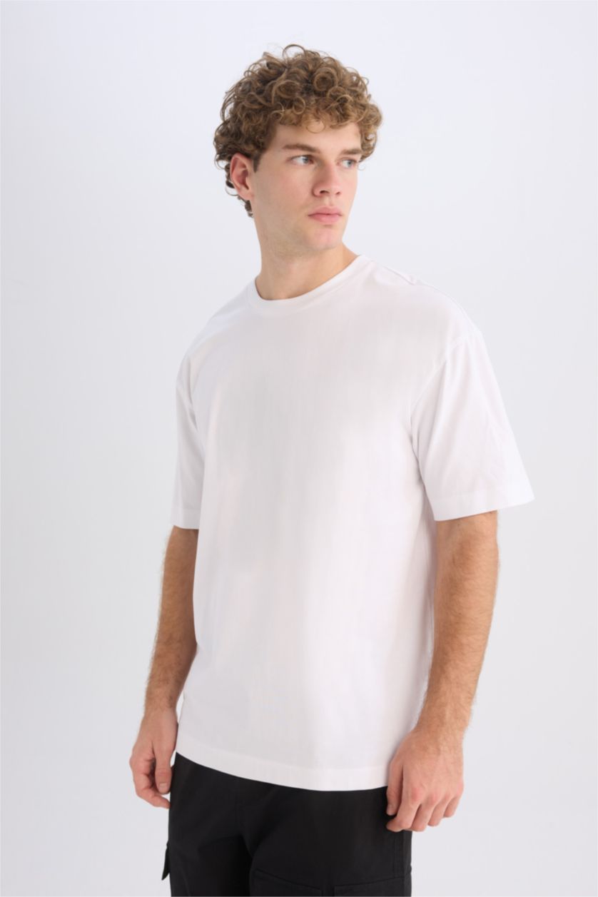 Man White Boxy Fit Crew Neck Basic Short Sleeve T-Shirt