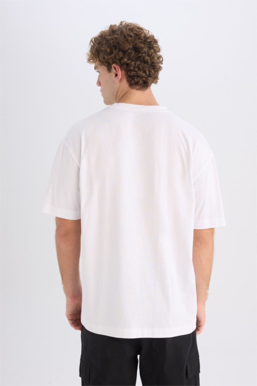 Man White Boxy Fit Crew Neck Basic Short Sleeve T-Shirt