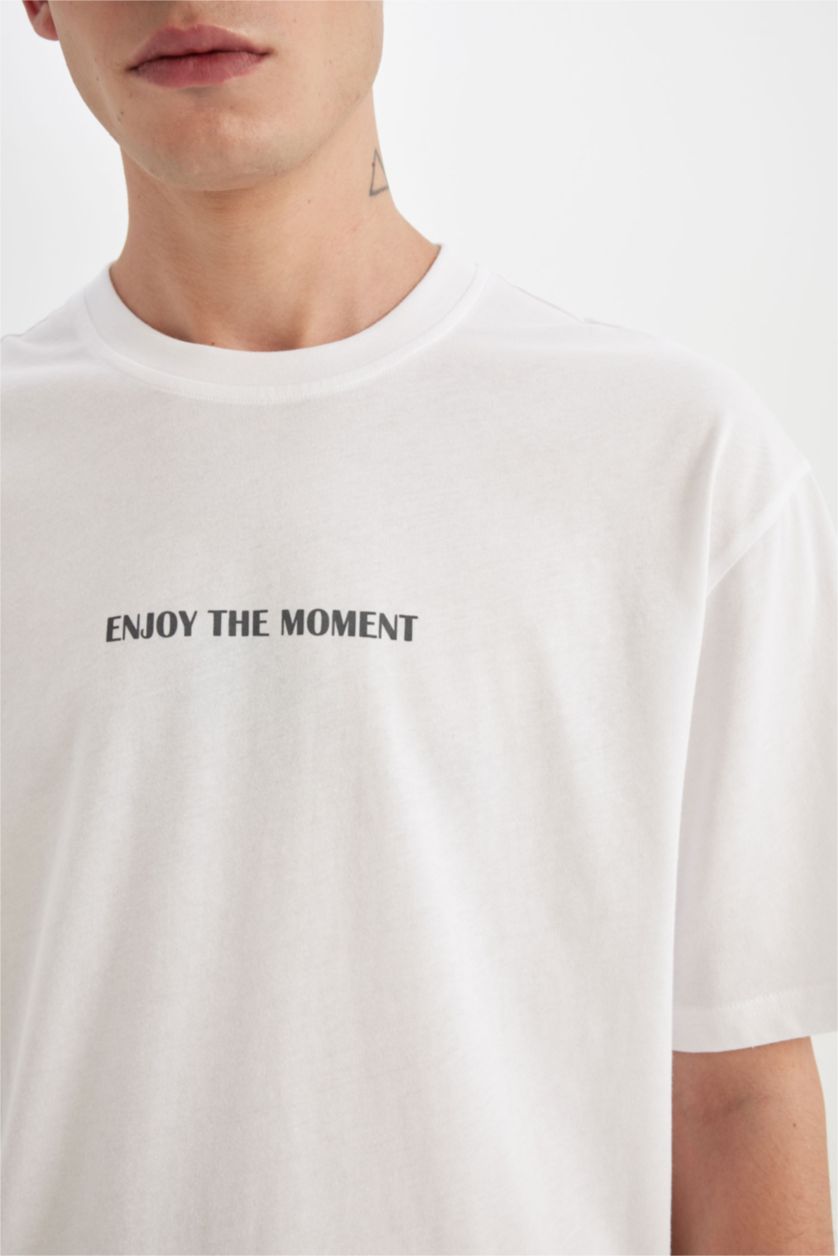 Erkek Beyaz %100 Pamuk Relax Fit Bisiklet Yaka Baskılı Kısa Kollu Tişört