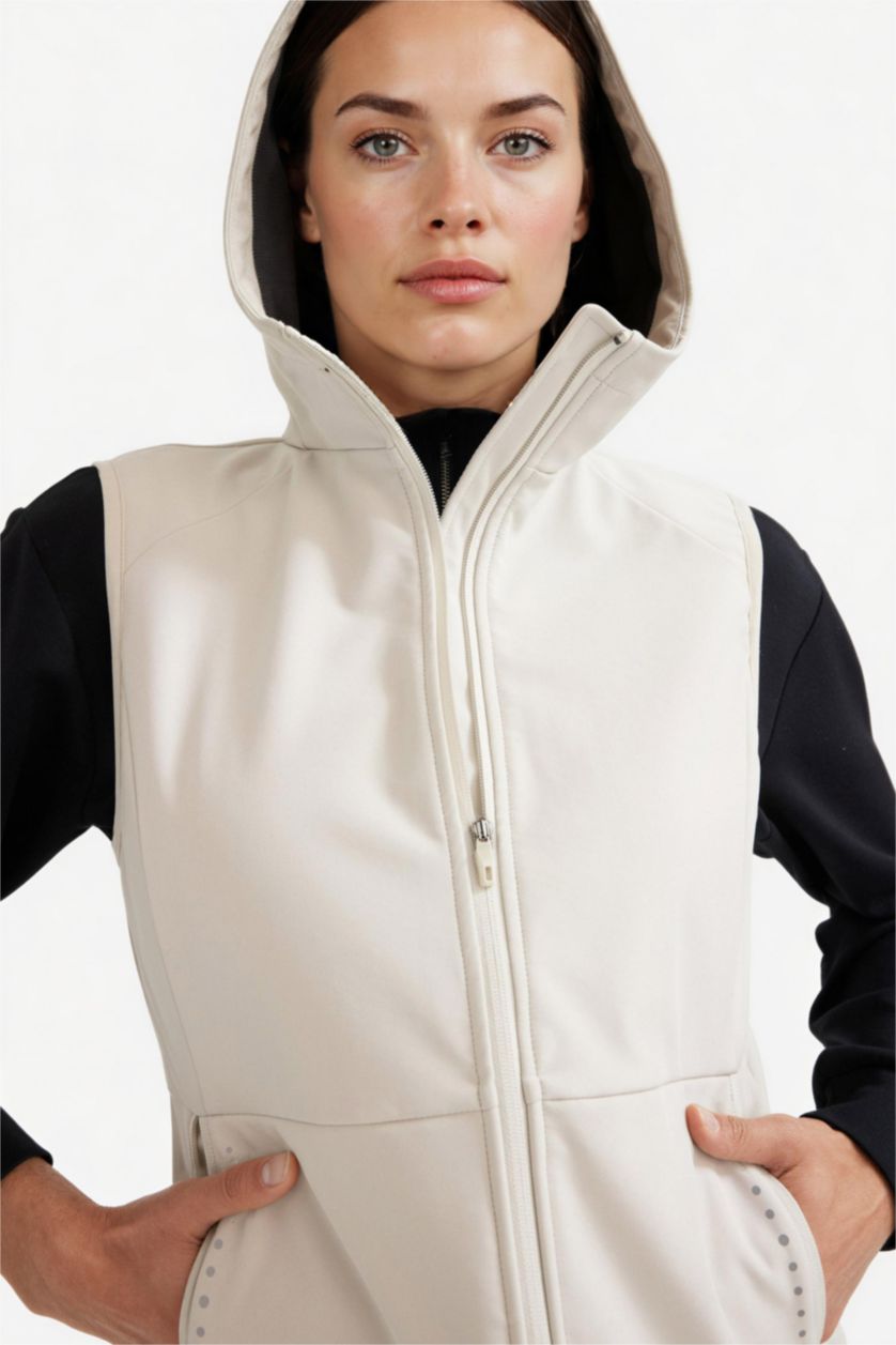 حريمي اللون الحجري فيست رياضي وتر بروف سوفتشيل سليم فيت بكابيشون من DeFactoFit