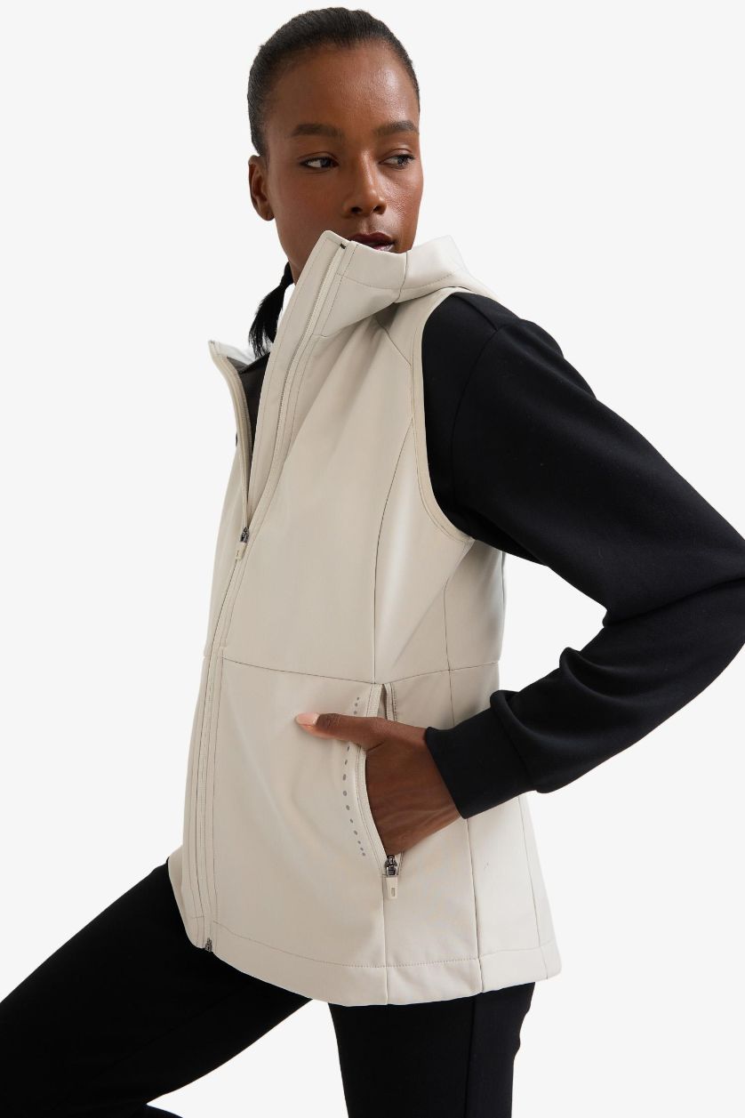 Kadın Taş Su İtici Slim Fit Dar Kesim Kapüşonlu Fermuarlı Sporcu Softshell Yelek