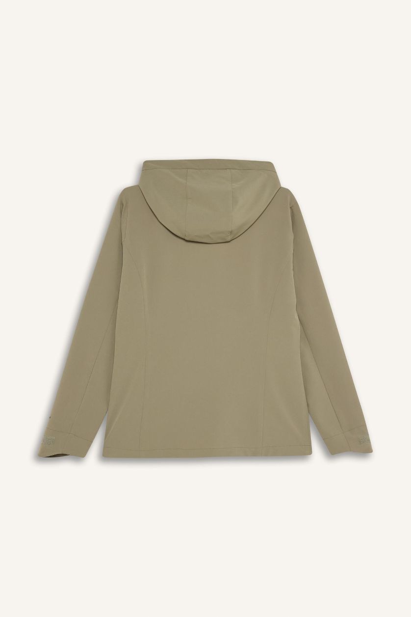 Kadın Açık Haki Su İtici Regular Fit Kapüşonlu Fermuarlı Cepli Esnek Dokulu Mevsimlik Baharlık Mont