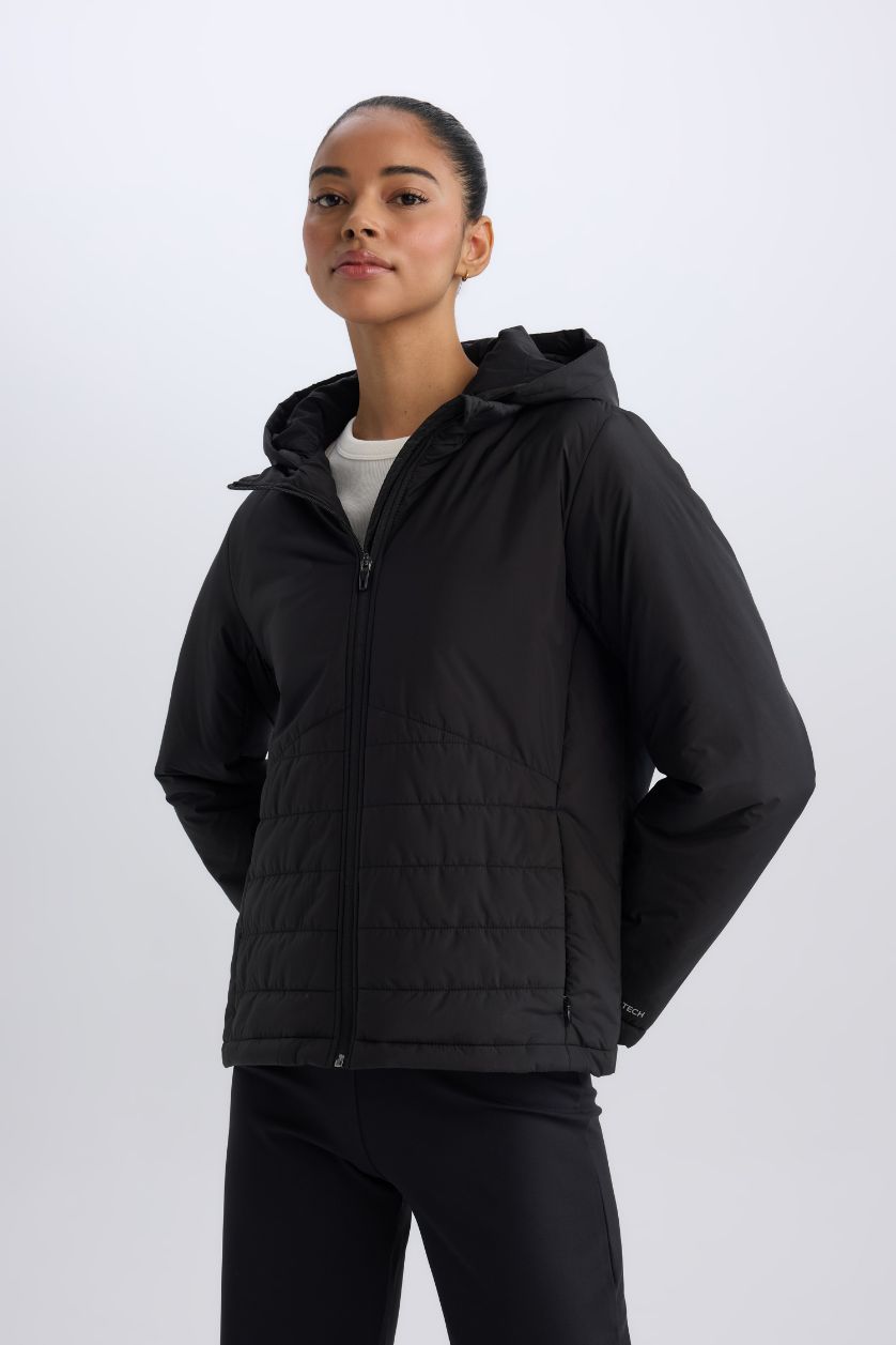 نساء أسود قمصلة نفخ قصة عادية بغطاء للرأس مقاوم للماء من DeFactoFit