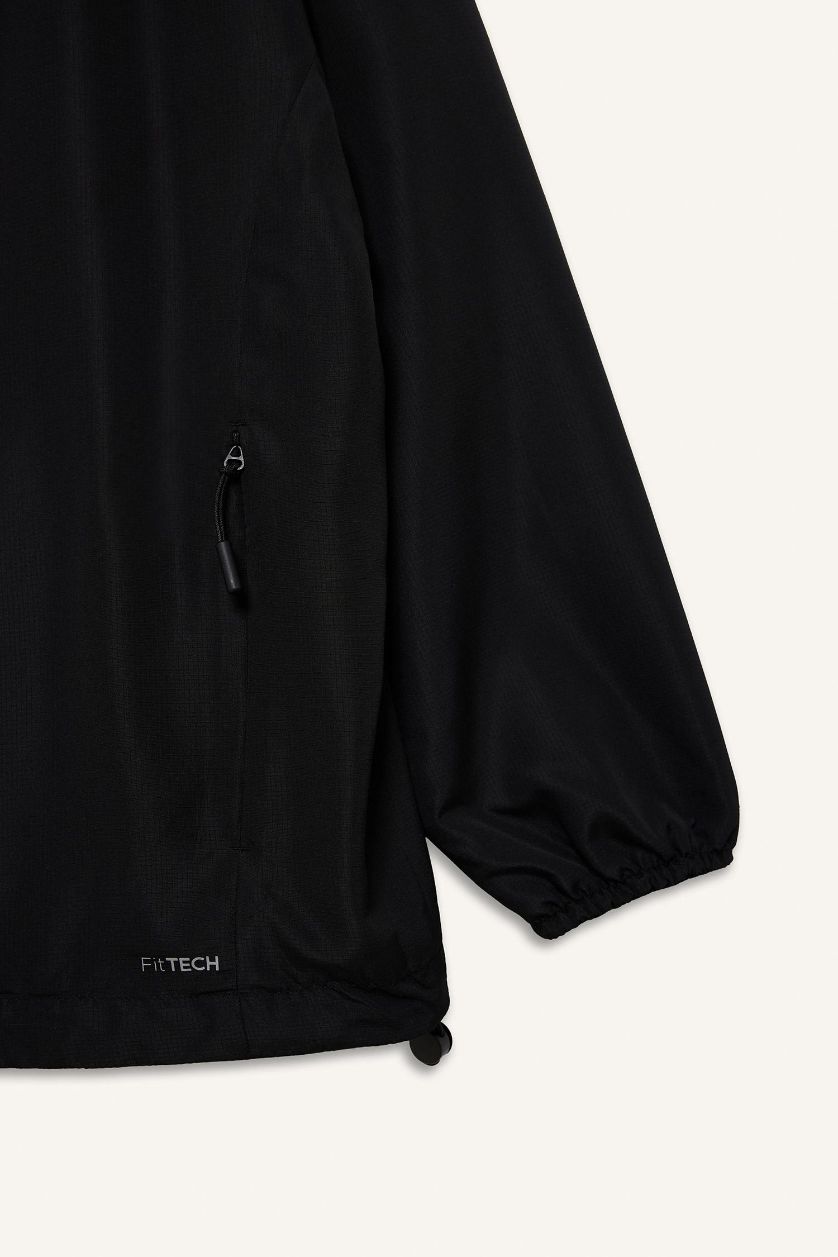 Kadın Siyah Su İtici Rüzgar Geçirmez Regular Fit Fermuarlı Cepli Esnek Dokulu Mevsimlik Baharlık Mont