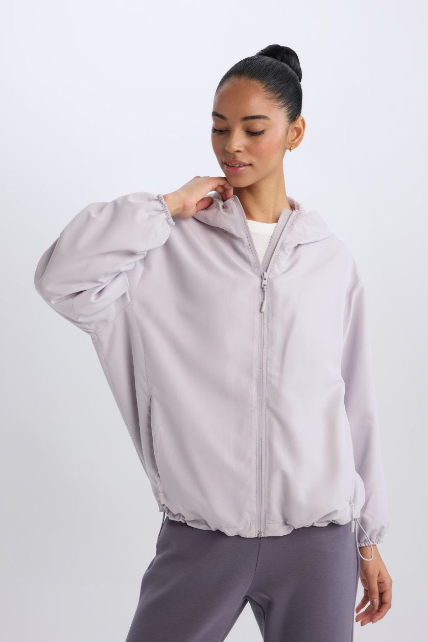 Kadın Lila Su İtici Rüzgar Geçirmez Regular Fit Fermuarlı Cepli Esnek Dokulu Mevsimlik Baharlık Mont