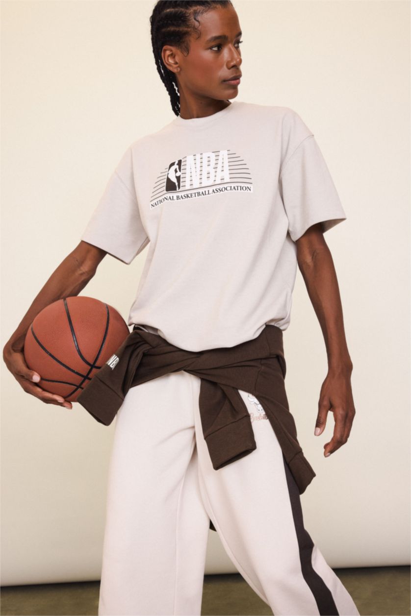 Kadın Bej Melanj NBA Wordmark Oversize Geniş Kalıp Bisiklet Yaka Pike Kısa Kollu Tişört