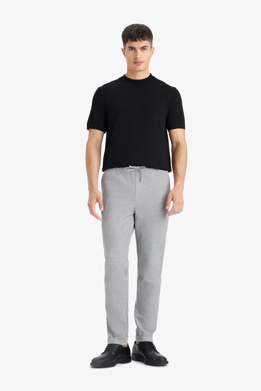 Man Black Standard Fit Crew Neck Knitwear T-Shirt