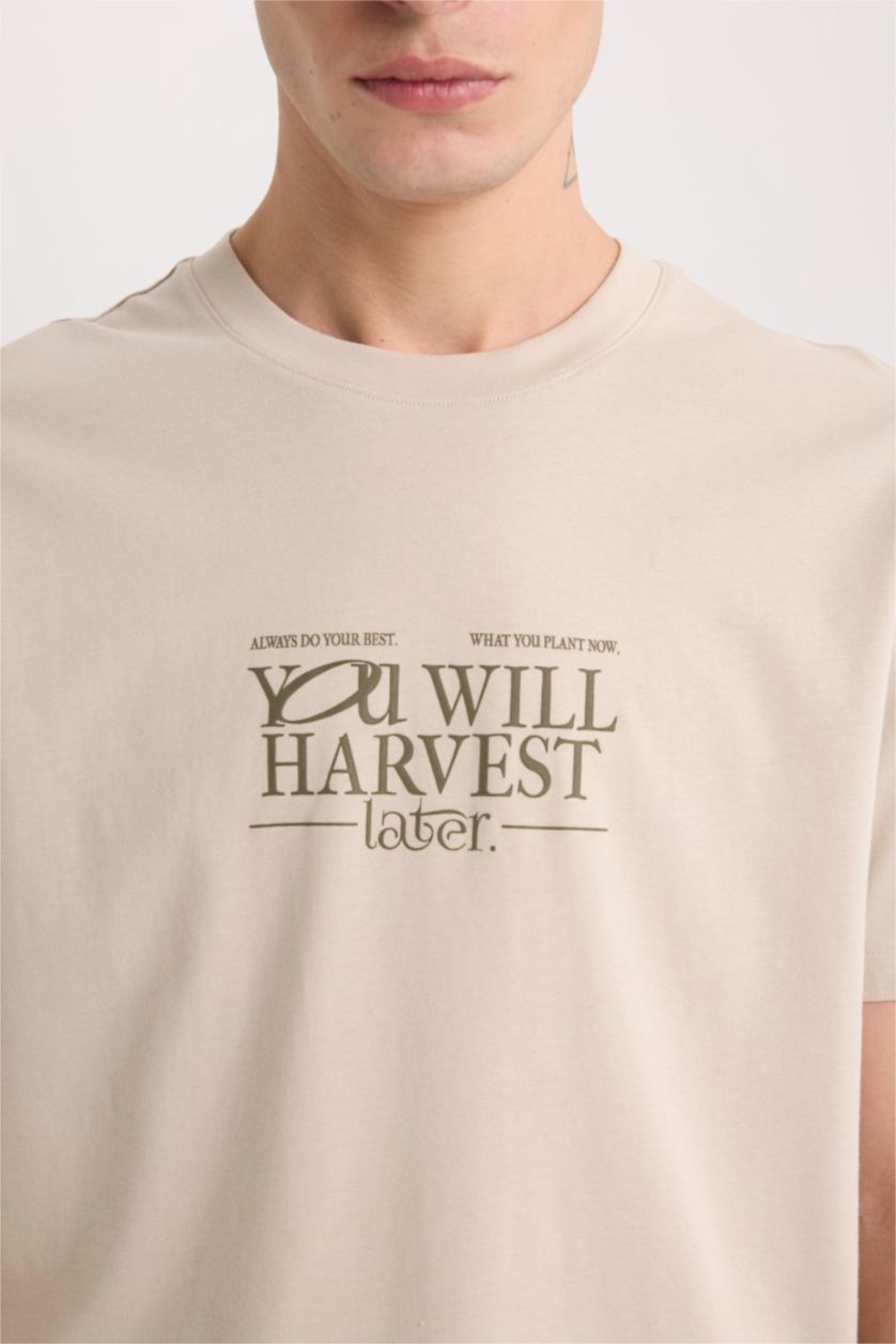 Erkek Bej %100 Pamuk Regular Fit Bisiklet Yaka Baskılı Kısa Kollu Tişört