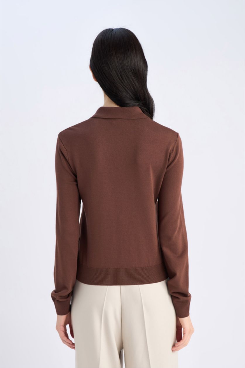 نساء بني بلوفر قصة عادية بياقة بولو