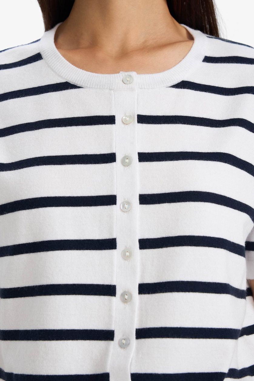 Kadın Ekru Regular Fit Bisiklet Yaka Çizgili Kısa Kollu Triko Hırka