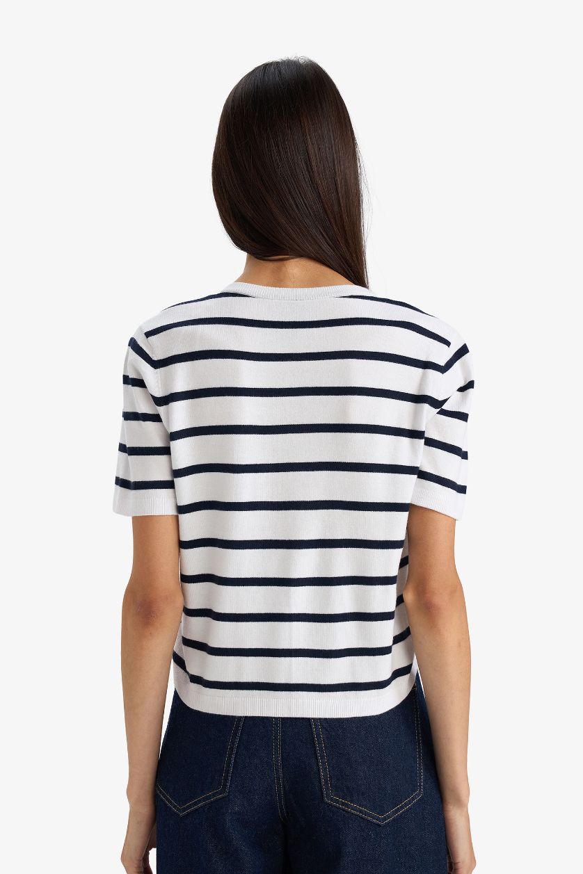 Kadın Ekru Regular Fit Bisiklet Yaka Çizgili Kısa Kollu Triko Hırka