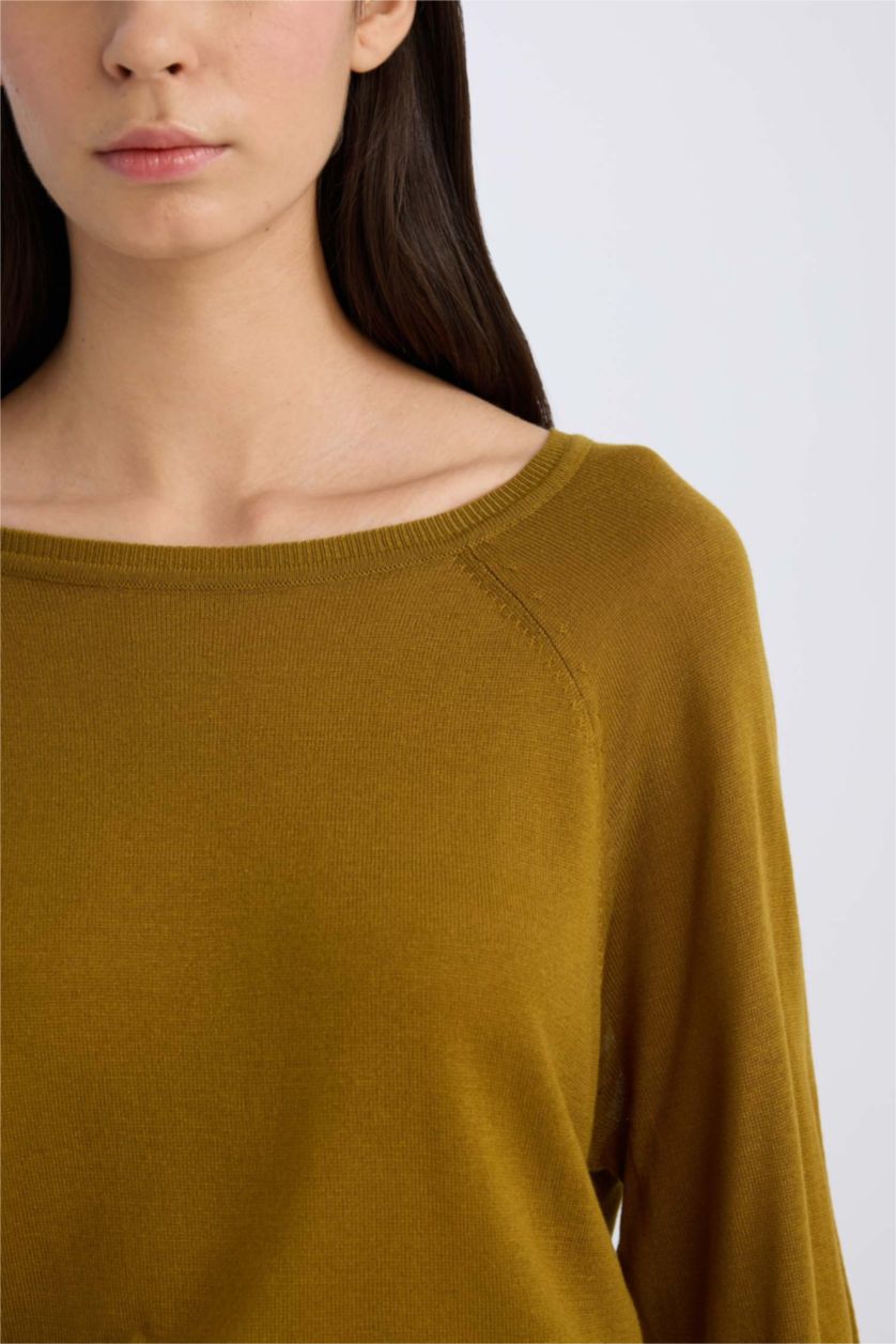 Woman Khaki Regular Fit Crew Neck Pullover