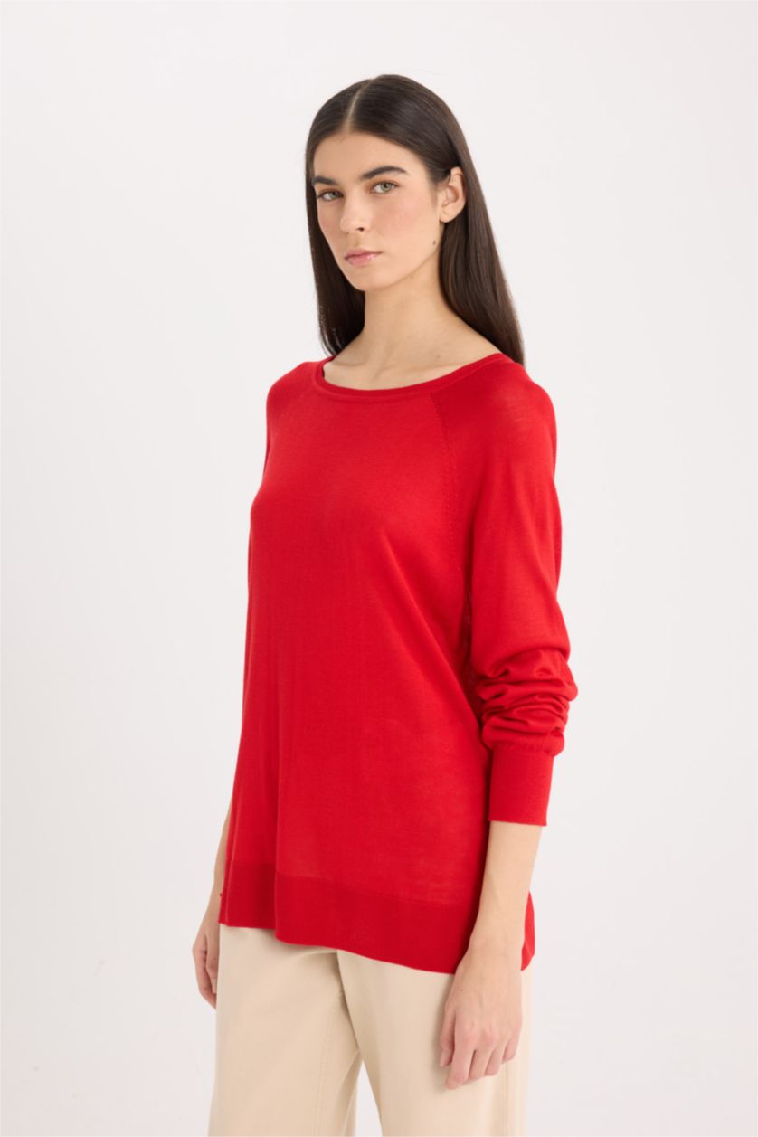 Woman Red Regular Fit Crew Neck Pullover